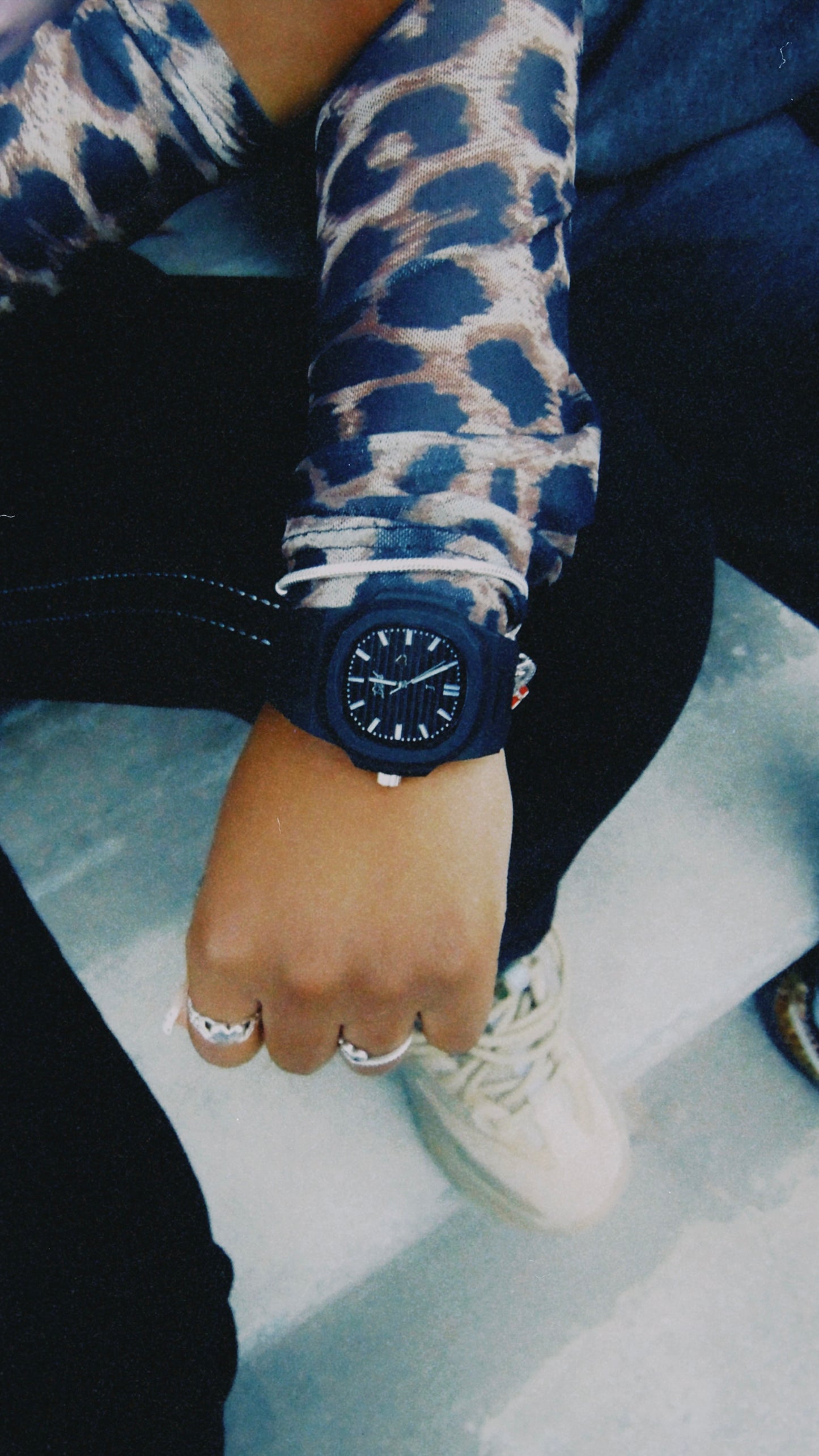 "OPEN YOUR EYES" All black watch